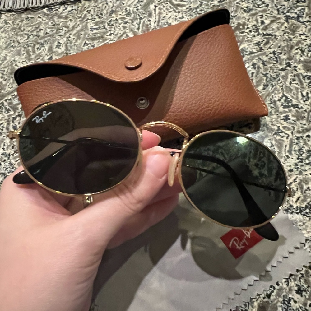 Ray-Ban Oval Sunglasses Gold Frame Gray Polarized Lenses RB3547